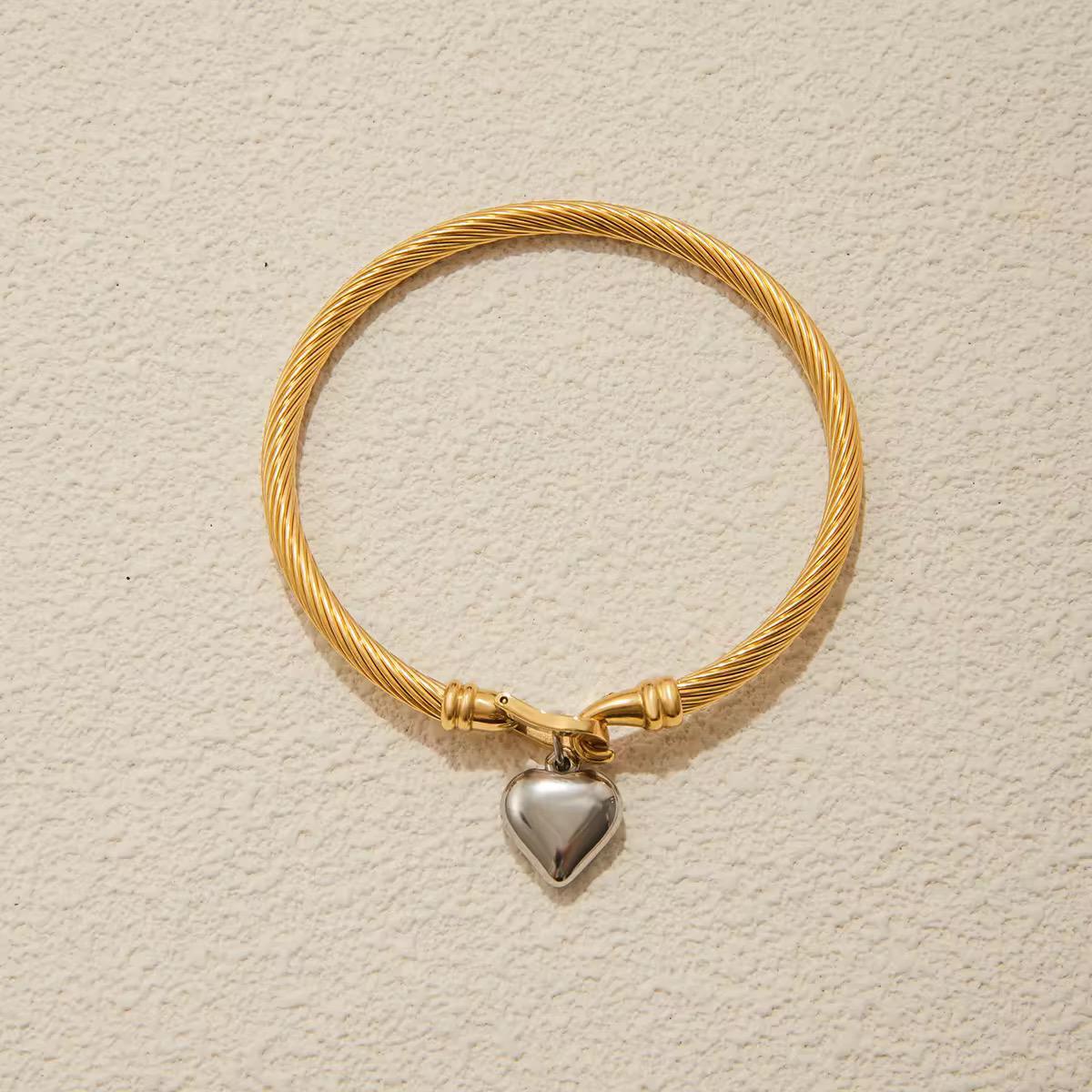 Aesthetic heart charm bracelet