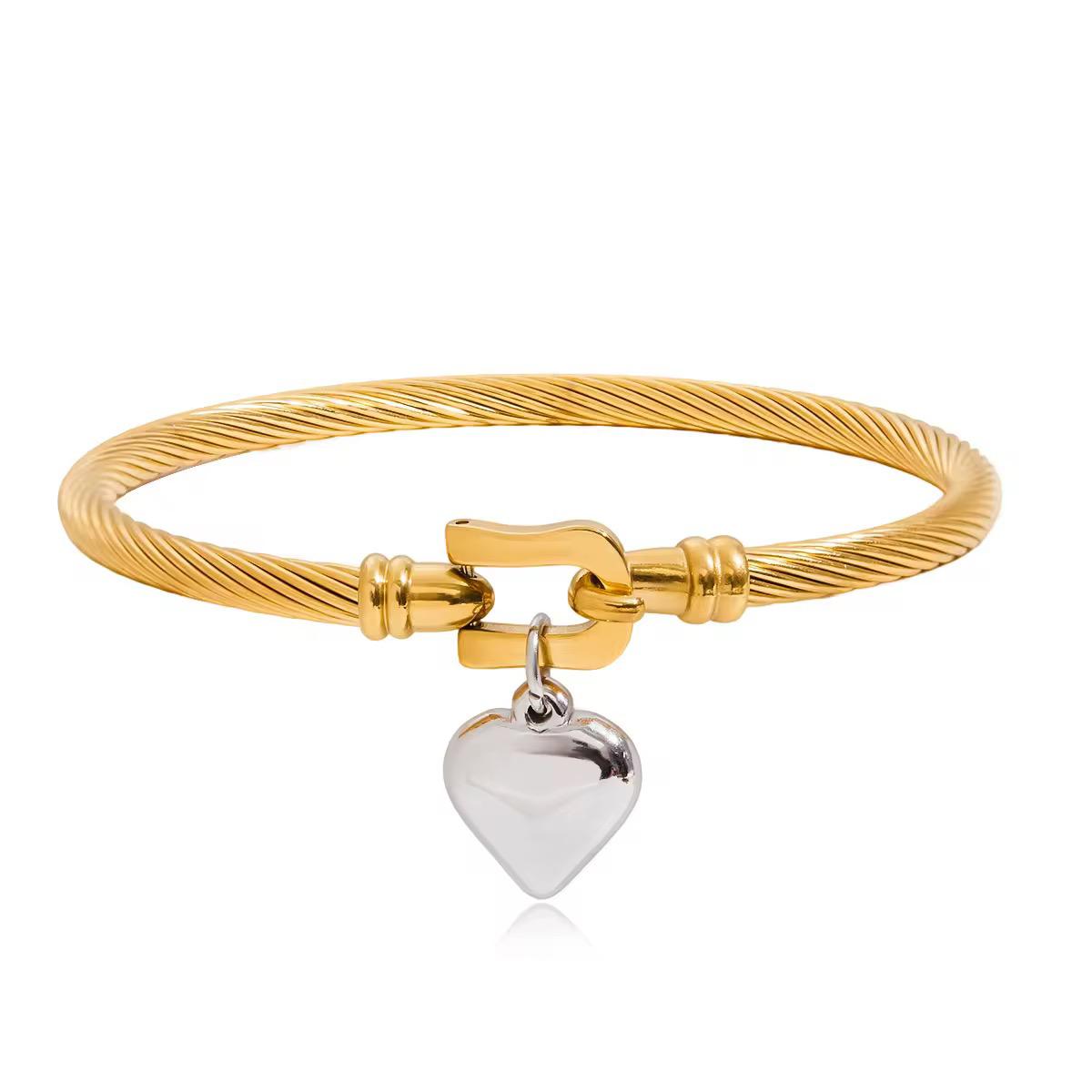 Aesthetic heart charm bracelet