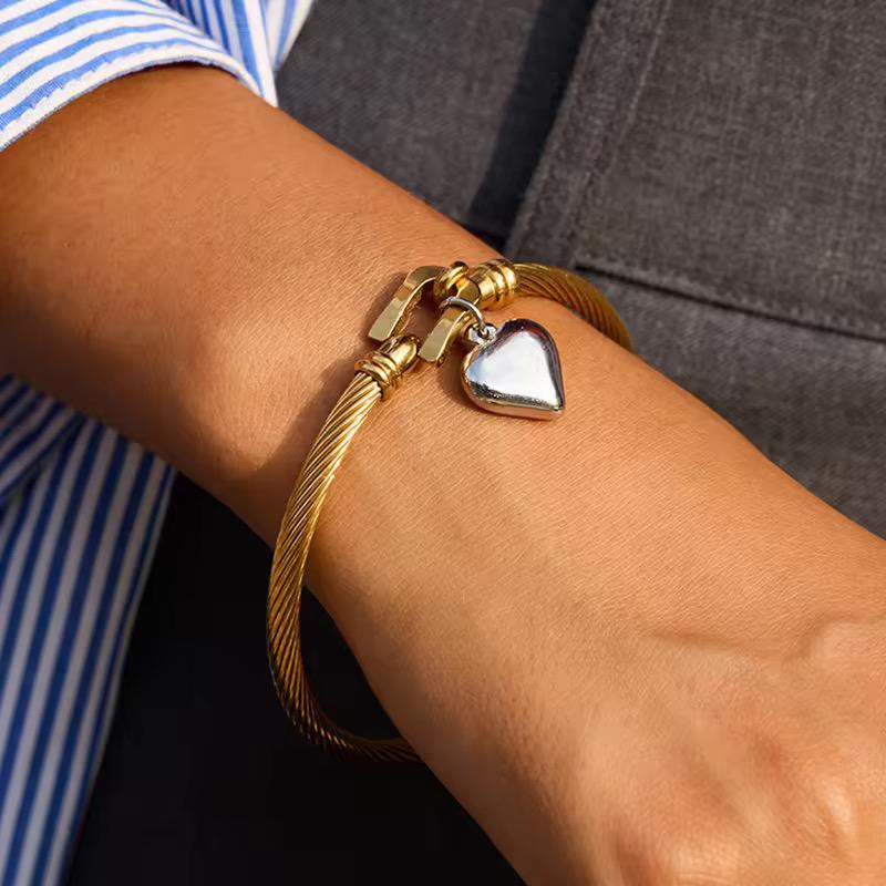 Aesthetic heart charm bracelet