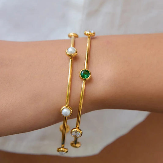 Classy wrist arounds