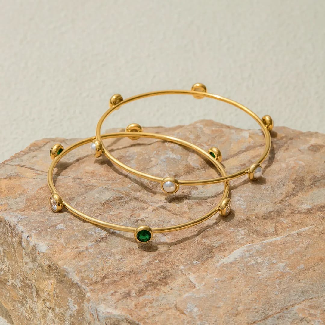 Classy wrist arounds